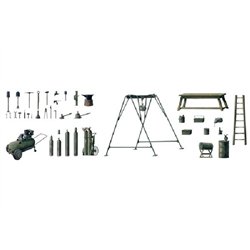 1:35 Field tool shop