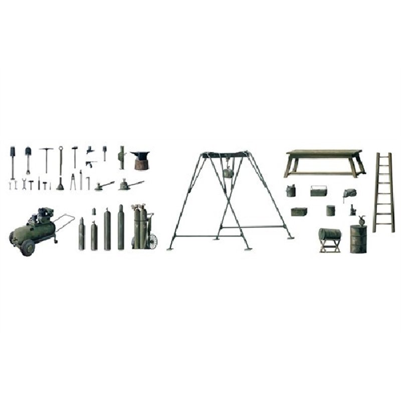 1:35 Field tool shop