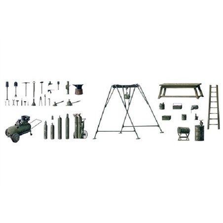 1:35 Field tool shop