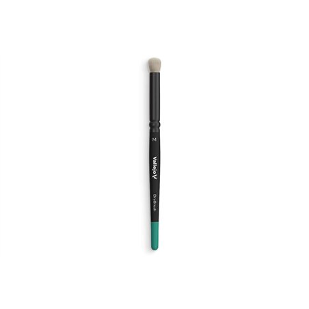 Brush round dry natural hair, medium