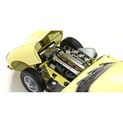 Kyosho 1:18 Jaguar E-Type 3.8L Coupe MK1 1961 Pale Primose