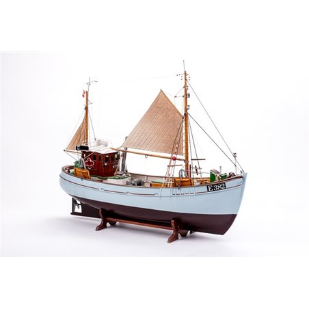 1:33 Mary Ann - wooden hull