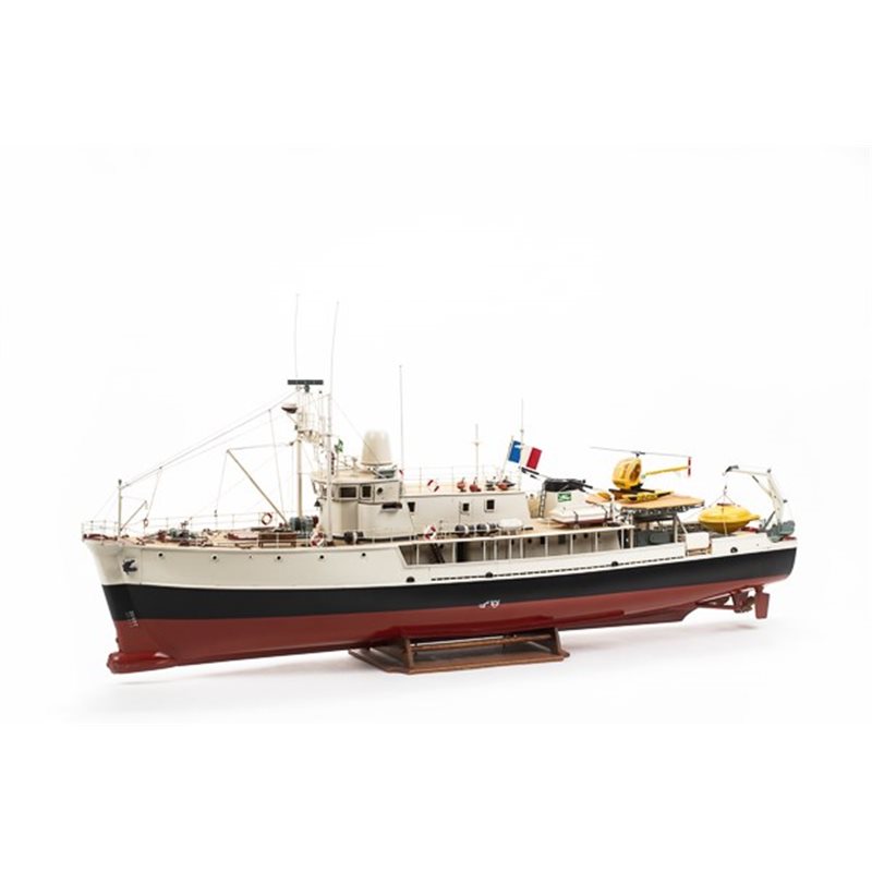1:45 Calypso - plastic hull