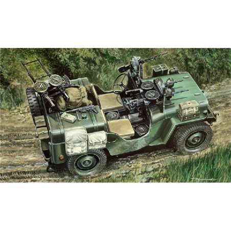 1:35 COMMANDO CAR