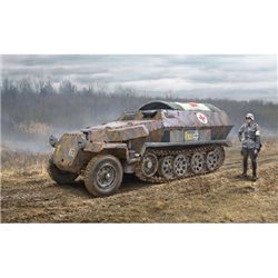 1:72 Sd.Kfz. 251/8 ambulance