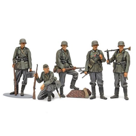 1:35 German Infantry Set (Mid-WWII)